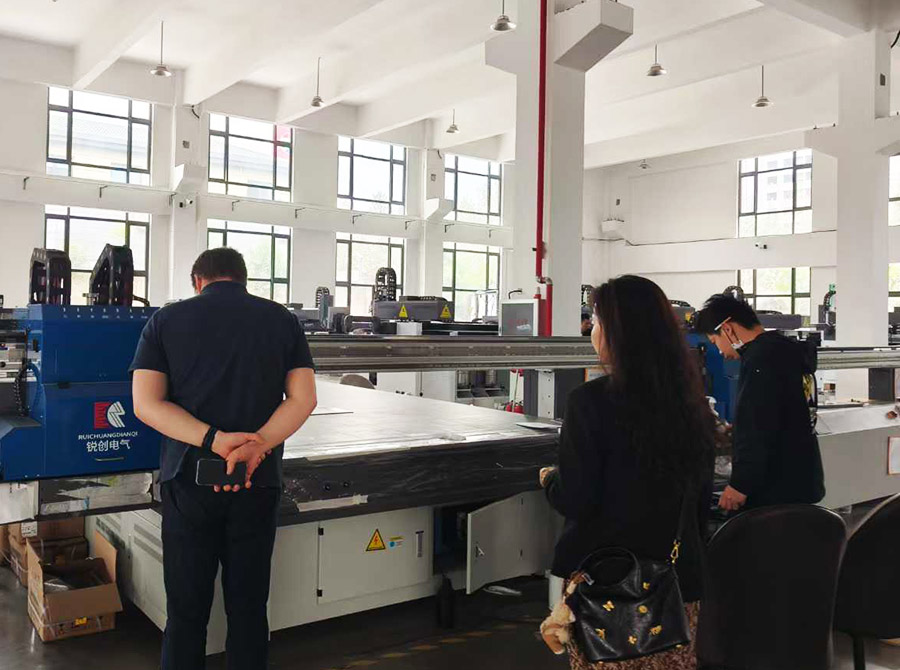 俄羅斯客戶(hù)驗(yàn)廠-3